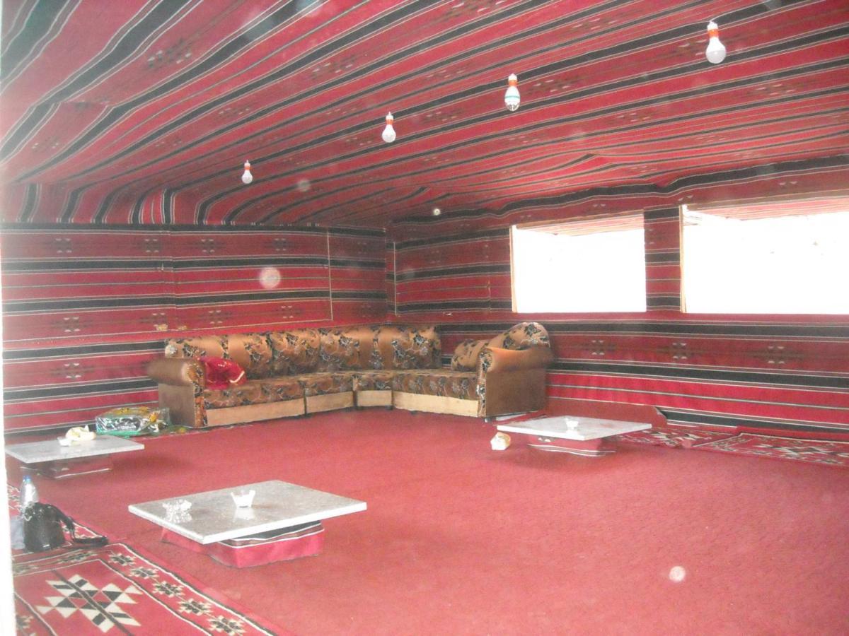 Bedouin House Camp Hotel Вади Рум Екстериор снимка